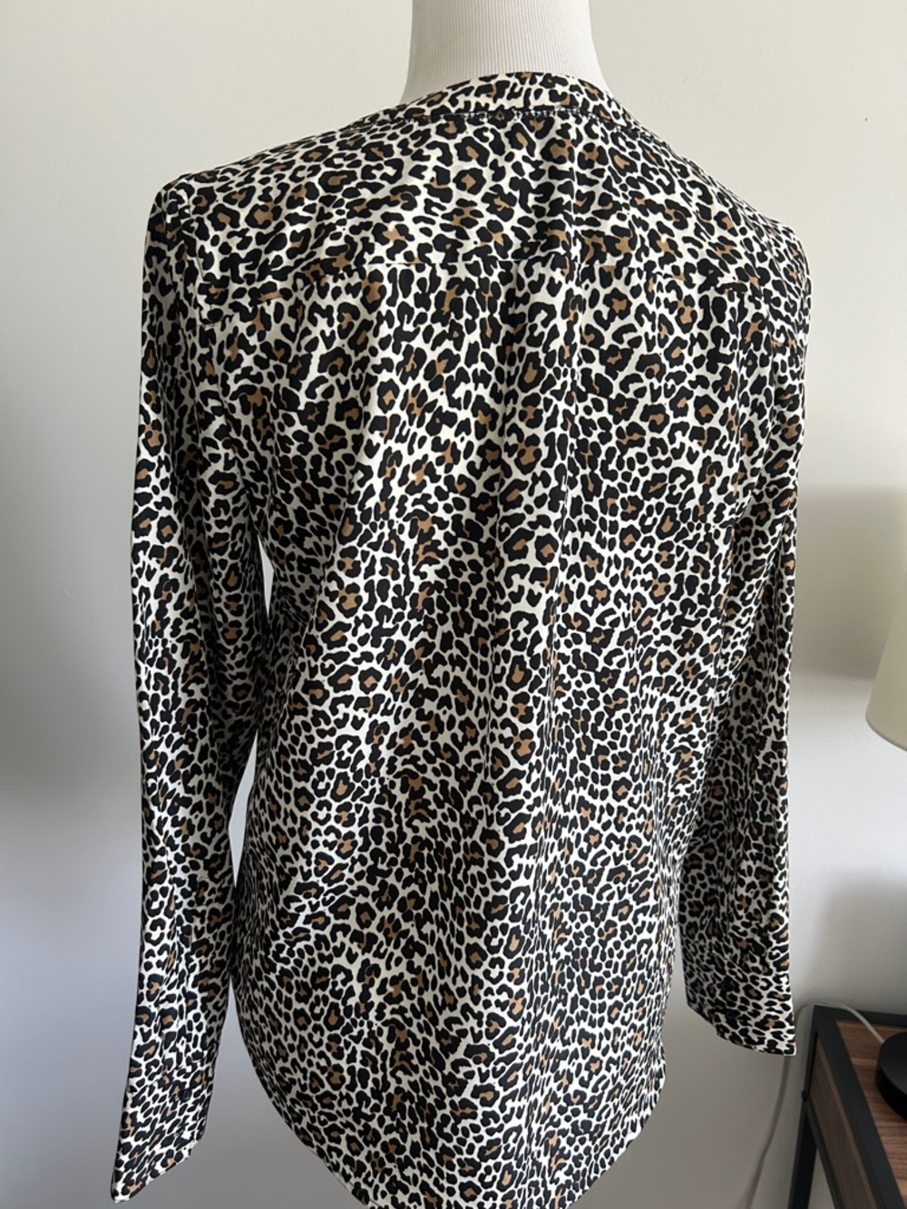 J. Crew S Black tan White v neck long sleeve Leopard Print Blouse - Picture 6 of 8
